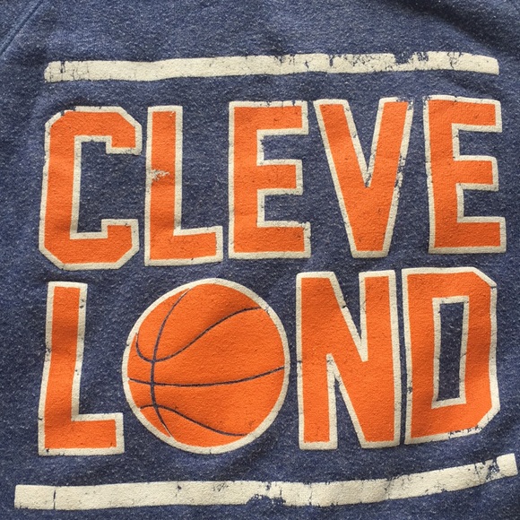 Cleveland Basketball Cropped Crewneck - Picture 2 of 3